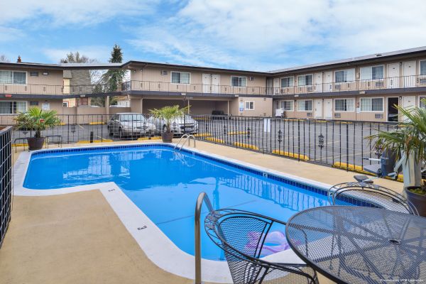 UNIVERSITY INN AND SUITES (Eugene)